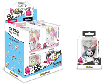 Sanrio blind box breloki: Hello Kitty, My Melody, Kuromi. Zestaw w dużym opakowaniu, obok brelok Kuromi w pudełku.