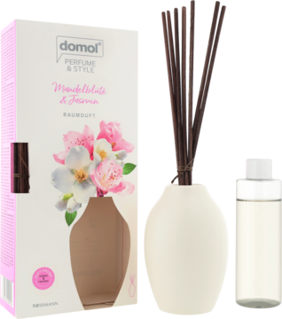 domol perfume & Style Migdał Jaśmin. Zestaw: biały wazon z patykami, różowe pudełko, butelka płynu. Widok z przodu.