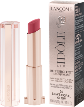 Otwarta pomadka Lancôme Idôle Butterglow Squalane-12 Lisa's Coral Glow obok opakowania.