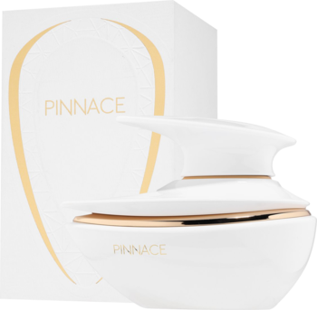 PINNACE, perfumy o świeżym, cytrusowo-miętowym zapachu. Biała, rzeźbiarska butelka ze złotem, pudełko w tle.