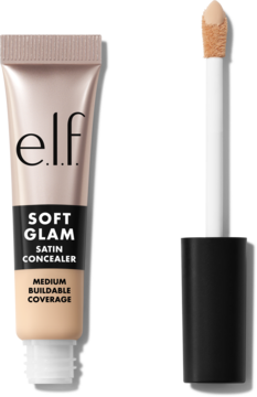 e.l.f. Soft Glam Satin Concealer w beżowej tubce, otwarty z aplikatorem obok, średnie krycie, widok z przodu.