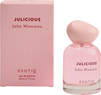 Różowa woda perfumowana Julicious Julia Wieniawa Esotiq. Pudełko z wiśniami i butelka, widok z przodu.