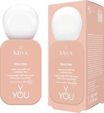 MIYA Y.YOU blur.me Lekki krem SPF 50 z efektem blur 30 ml w różowej butelce i opakowaniu, widok z przodu.