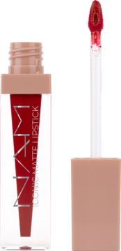 Czerwona matowa pomadka NANI w otwartym flakonie, z aplikatorem. Widoczny napis "ICONIC MATTE LIPSTICK".