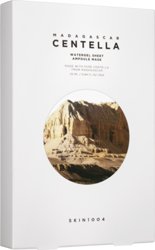 Białe pudełko maski SKIN1004 Madagascar Centella Watergel Sheet Ampoule Mask z grafiką skalistego krajobrazu, widok z przodu.