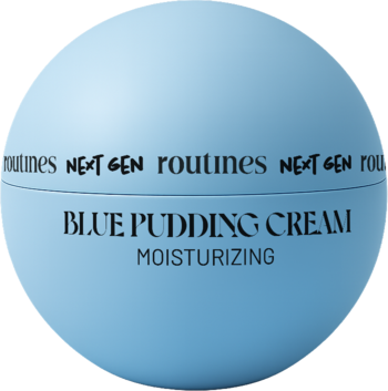 Jasnoniebieski, sferyczny krem Blue Pudding Cream Nawilżający w lśniącym pojemniku. Widok z przodu, z góry.
