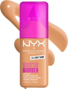 Matujący podkład NYX Make 'Em Wonder 13 Light Sand w beżowej butelce z różową pompką na tle smug podkładu.