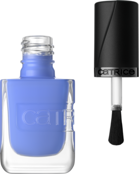 Catrice GEL AFFAIR 051 Blue Skies Ahead, periwinkle blue lakier z żelowym efektem, otwarta butelka z pędzelkiem.