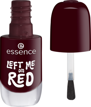 Zbliżenie na ciemnoczerwony żelowy lakier do paznokci essence 12 LEFT ME on RED, butelka z otwartą nakrętką i pędzelkiem.