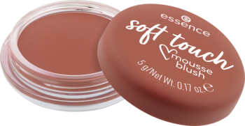 Essence Soft Touch Mousse Blush, otwarte, brązowo-różowe opakowanie z napisem, zbliżenie z boku.