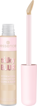 Essence Silky Blur Hydrating Longwear Concealer w butelce w naturalnym odcieniu, z różową nakrętką i aplikatorem.