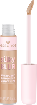 Essence Silky Blur Hydrating Longwear Concealer w beżowej butelce z różową nakrętką i wyciągniętym aplikatorem.