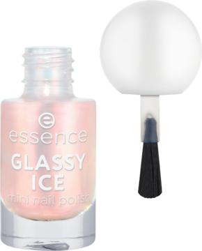 Essence Glassy Ice mini lakier do paznokci w perłowym odcieniu różu, z widocznym pędzelkiem obok buteleczki.
