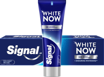Pasta Signal White Now, wybielająca, z szafirowymi składnikami, w niebieskiej tubce i dwóch pudełkach, widok z przodu.