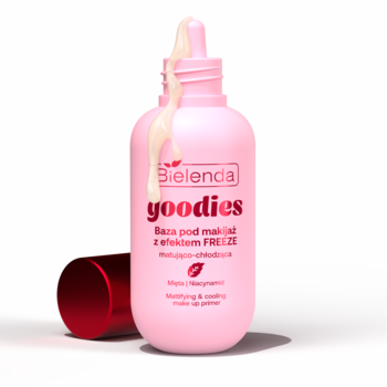 Bielenda Goodies matująco-chłodząca baza pod makijaż FREEZE w różowej butelce, płyn wycieka z aplikatora, czerwona nakrętka obok.