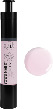 Różowy utwardzacz COOLNAILS Marshmallow w butelce airless z pompką, obok kropla preparatu.