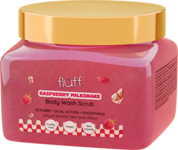 Fluff Raspberry Milkshake Body Wash Scrub w różowym, kwadratowym słoiku z żółtą zakrętką, widok frontalny.