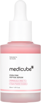 Medicube PORN PINK PEPTIDE SERUM, różowe serum z PDRN i peptydami w butelce z zakraplaczem, widok z przodu.