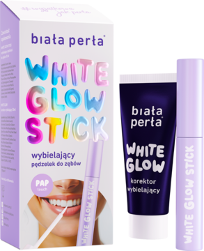 Zestaw Biała Perła White Glow Stick: białe pudełko, fioletowe opakowania korektora i pędzelka wybielającego PAP Touch.