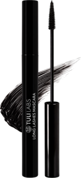 Tuli Labs Long Lashes Mascara: czarna tubka, otwarta z wyciągniętą szczoteczką i obok widoczny smug tuszu.