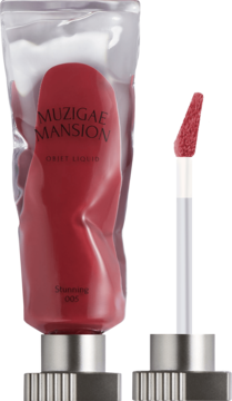 Muzigae Mansion Objek Liquid tint, odcień Stunning 005, w czerwonej, zgniecionej tubce, z otwartym aplikatorem z matowym tintem.