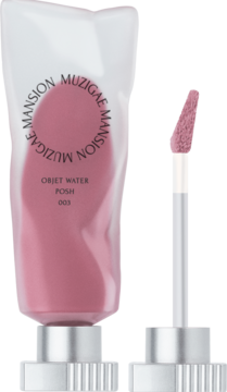 Muzigae Mansion matowy tint Posh, różowa tubka z logo i otwarty aplikator, widok z boku.