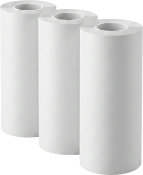 Trzy białe rolki papieru termicznego do kas fiskalnych, ułożone pod kątem, widoczne tuleje.