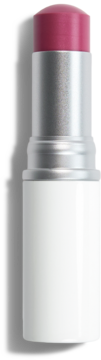 Wielofunkcyjny stick do makijażu (róż, rozświetlacz) w odcieniu jagodowego różu, z białym opakowaniem, widok z przodu.