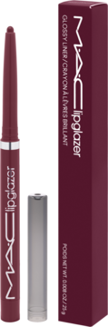 Ciemnobordowa kredka do ust MAC Lipglazer, z widocznym sztyftem, leży obok opakowania i przezroczystej zatyczki.