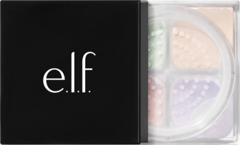 e.l.f. Cosmetics czterokolorowy puder sypki w czarnym, otwartym opakowaniu z czterema różnymi odcieniami pudru.