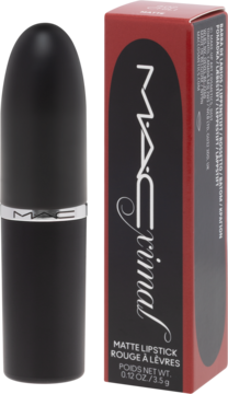 Matowa pomadka MAC w czarnej obudowie ze srebrnym paskiem, obok czerwono-czarne opakowanie 'Primal'.