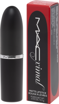 Czarne, matowe pomadka MAC w tubce z srebrnym paskiem obok czerwono-czarnego opakowania, widok z przodu.