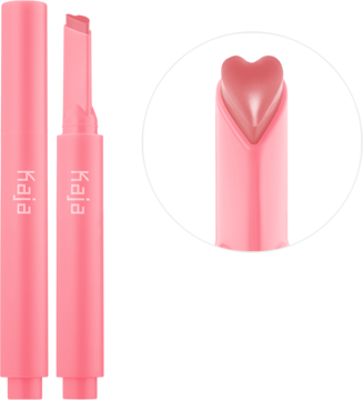 Różowy błyszczyk w sztyfcie Kaja Heart Melter, widok dwóch sztuk i zbliżenie na sercowatą końcówkę.