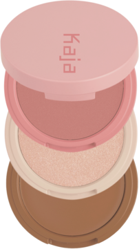 Paleta Kaja Play Bento Butter Up: 3-w-1, okrągłe kompakty z bronzerem, różem i rozświetlaczem, napis Kaja.