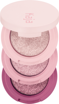 Kaja Beauty Bento Rosewater trio cieni do powiek, trzy piętrowe, okrągłe kompakty z błyszczącymi różowymi cieniami.