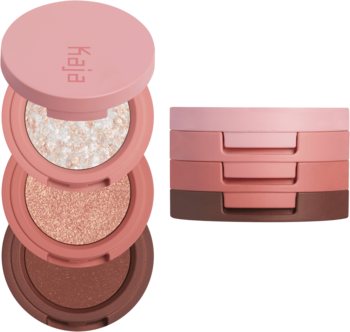 Trio cieni do powiek Kaja Beauty Bento Coral Sunrise, otwarte i zamknięte, w odcieniach różu, brzoskwini i brązu.