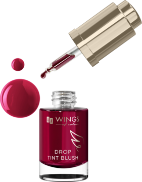 Otwarty flakon AA Wings of Color Drop Tint Blush 03 Crimson Rose z pipetką i kroplami różowego płynu na tle gradientu.