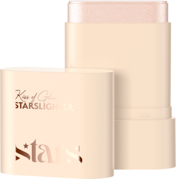 Rozświetlacz w sztyfcie Stars Kiss Of Glow Silver Silk. Beżowy stick z perłowym produktem, obok zdjęta skuwka.