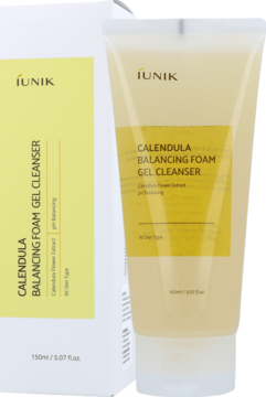 Żel do mycia iUNIK Calendula Balancing Foam, beżowa tubka 150ml z pH Balancing, stojąca obok białego pudełka.