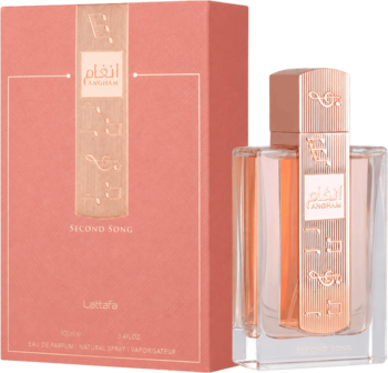 Angham Second Song by Lattafa, butelka i pudełko perfum w brzoskwiniowym kolorze ze złotymi nutami i napisem.