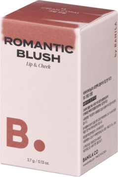 Front pudełka Banila Co Romantic Blush, kremowy róż do ust i policzków Cream Coral. Widok lekko z góry.