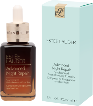 Estée Lauder Advanced Night Repair serum w brązowej butelce z zakraplaczem obok jasnoniebieskiego pudełka z logo.
