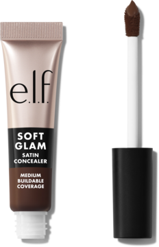 e.l.f. Soft Glam Satin Concealer Rich Neutral w brązowej tubce z rosgoldową nakrętką, obok aplikator.