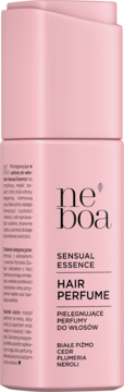 Różowa prostokątna butelka nebòa Hair Perfume Sensual Essence, z nutami białego piżma, cedru, plumerii i neroli.