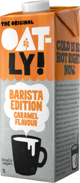 Oatly Barista Edition Caramel Flavour, 1L wegański napój owsiany w kartonie. Widok z przodu, szaro-pomarańczowy, z kubkiem.