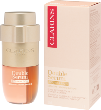Clarins Double Serum Foundation, podkład w złoto-pomarańczowej butelce z pompką, obok beżowe pudełko, widok z przodu.