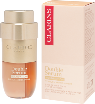 Fluid do twarzy Clarins Double Serum Foundation, złota butelka z pompką i beżowe pudełko, widok z przodu.