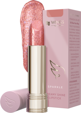 Różowa, brokatowa szminka Creamy Shine Sparkle w złotej tubce, z nakrętką, różowym pudełkiem i swatch'em.