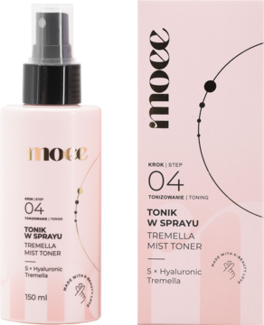 Moee Tremella Mist Toner, różowa butelka spray 150ml i pudełko. Nawilżający tonik z kwasem hialuronowym.
