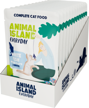 Animal Island Everyday karma dla kota White Fish Purplets, białe saszetki w zielono-niebieskim designie, w kartonowym ekspozytorze, widok z przodu.